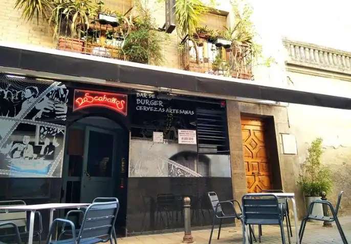 Fachada del Bar Dos Caballos, el mejor sitio para cenar en Sangüesa